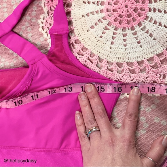 Hot pink athletic top with built in support - Picture 4 of 6